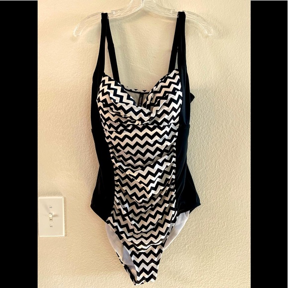 torrid Other - TORRID Woman’s Plus Size One Piece Bathing Suit size 1X